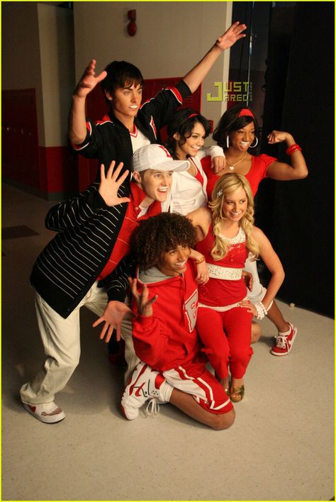 Posing for 'Got Milk?' Zac Efron High School, High School Musical Costumes, Lucas Grabeel, Highschool Musical, Monique Coleman, High School Musical Cast, Corbin Bleu, High School Musical 3, High School Music