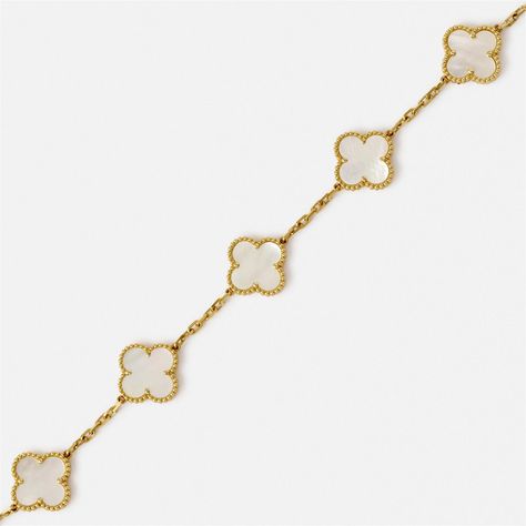 Van Clef, Eco Friendly Accessories, Clover Bracelet, Bracelet Wrist, Gold Link Bracelet, Van Cleef And Arpels, Gold Sign, Detailed Jewelry, Gold Cufflinks