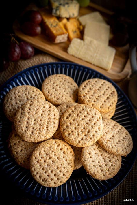 Homemade Digestive Biscuits, Cheesy Biscuit, How To Make Biscuits, Cheese Biscuits, Digestive Biscuits, Cookie Exchange, A Cup Of Tea, Granola Bars, Recipe For Mom