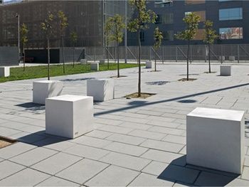 cube. Cube Seat, Plaza Design, La Furniture, Parks Furniture, Urban Landscape Design, Public Architecture, Urban Furniture, Concrete Wood, Bollard Lighting