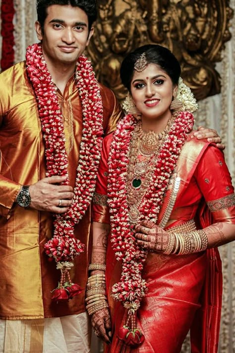 Visit Matchfinder for Kerala brides and grooms. Hindu Wedding Flower Mala, Wedding Poomala Kerala, Bridal Garland South Indian, Wedding Reception Garland South Indian, Bridal Malai Indian Weddings, Garland For Marriage, Kerala Wedding Garland, Reception Garland South Indian, Wedding Garlands South Indian Marriage