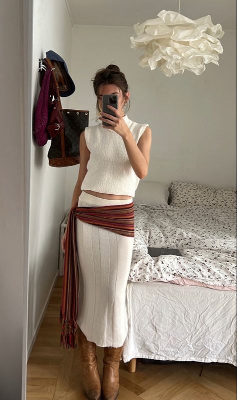 Scarf As Belt Dresses, Brown Knit Dress Outfit, Midi Knit Skirt Outfit, White Knit Skirt Outfit, Midi Skirt Boots Outfit, Hip Scarf Outfit, Midi Skirt And Boots Outfit, Boots And Midi Skirt, Knit Midi Skirt Outfit