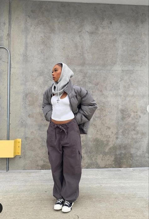 Nails Street Style, Casual Outfits Aesthetic, Black Women Style, Braids Women, Jayda Cheaves, Women 90s, Women In Stem, Cargo Outfit, Trendy Outfit Inspo