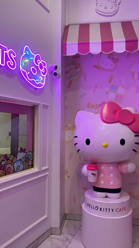 Irvine Spectrum Center, Irvine Spectrum, Hello Kitty World, Kitty Cafe, Hello Kitty Wallpapers, Hello Kitty Accessories, Hello Kit, Hello Kitty Backgrounds, Hello Kitty Art