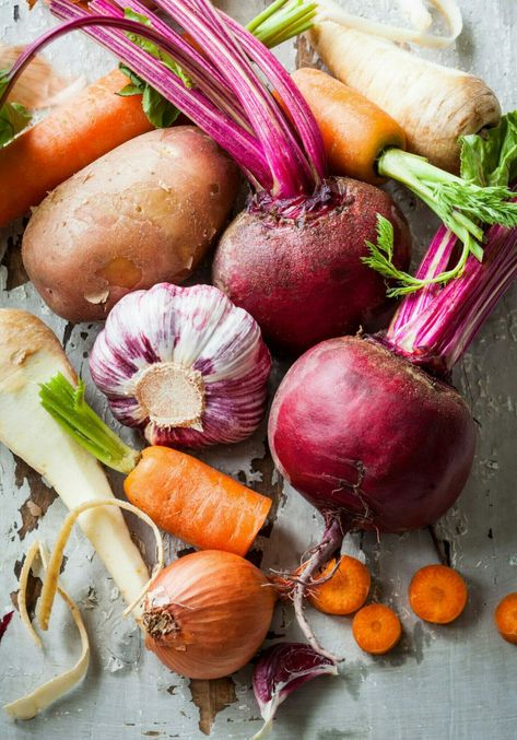 Storing Root Vegetables, Potato Storage, Winter Veggies, Storing Vegetables, How To Store Potatoes, Roasted Fennel, Root Cellar, Root Veggies, Roasted Root Vegetables