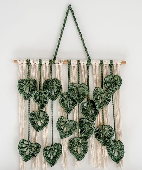 Wall Hanging Crochet Ideas, Wall Art Crochet, Home Crochet Decor, Dorm Room Crochet, Plantas A Crochet, Wall Art Pattern, Leaves Crochet, Crochet Wall Hanging, Crochet Wall Art