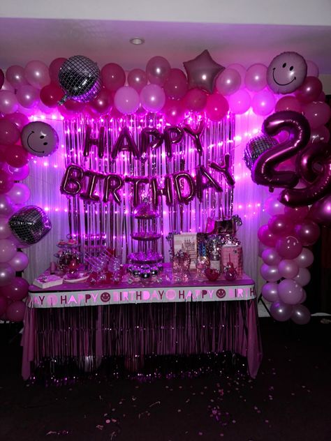 Girly Birthday Decorations Pink, Barbie 18th Birthday Party Cake, Pink 22nd Birthday Party, 18th Birthday Party Backdrop Ideas, Airbnb Birthday Party Decorations, Hot Pink Birthday Decorations Ideas, Birthday Party House Decorations, Baddie Birthday Decorations, Pink Birthday Party Aesthetic Ideas