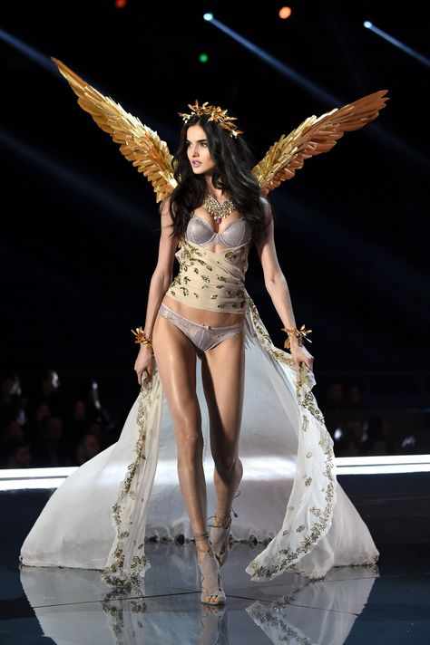 Every Single Sexy Runway Look From the 2017 Victoria's Secret Fashion Show Vs Fashion Show 2017, Victoria’s Secret Fashion Show, Victoria Secret Runway, Victoria Secret Show, Victoria Secret Model, Victoria Secret Models, Vs Fashion Shows, Vs Models, Victoria's Secret Fashion Show