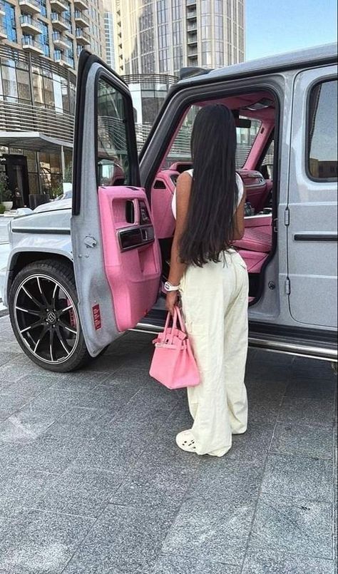 G Wagon Interior, Black G Wagon, Classy Lifestyle, Luxury Lifestyle Girly, Mercedes G Wagon, Pink Lifestyle, Luxury Lifestyle Women, Rich Girl Aesthetic, Ambitious Women