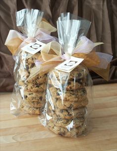 b5d2baaeaab43b440be3a1608fede0a6                                                                                                                                                                                 More Bake Sale Ideas, Cookie Favors, Cookie Bags, Sale Ideas, בר מצווה, Cookie Packaging, Cookie Inspiration, Cookie Gifts, Cookie Exchange