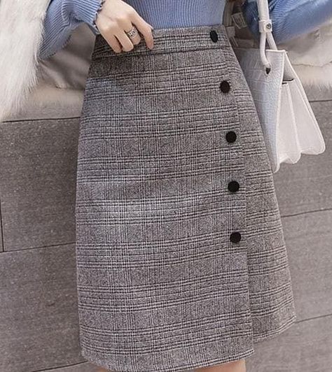 Skirt outfits ideas Style Année 80, Timeless Fashion Pieces, Skirt Aesthetic, Skirts Vintage, Sweater Outfits Fall, Skirt Outfits Fall, Winter Skirt Outfit, Rock Outfit, Latest Skirts