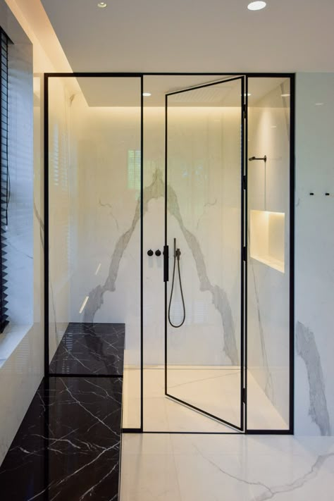 Shower Glass Doors, Glass Shower Wall, Shower Door Designs, Framed Shower Door, Shower Modern, Shower Box, Glass Shower Enclosures, Shower Glass, Shower Cabin