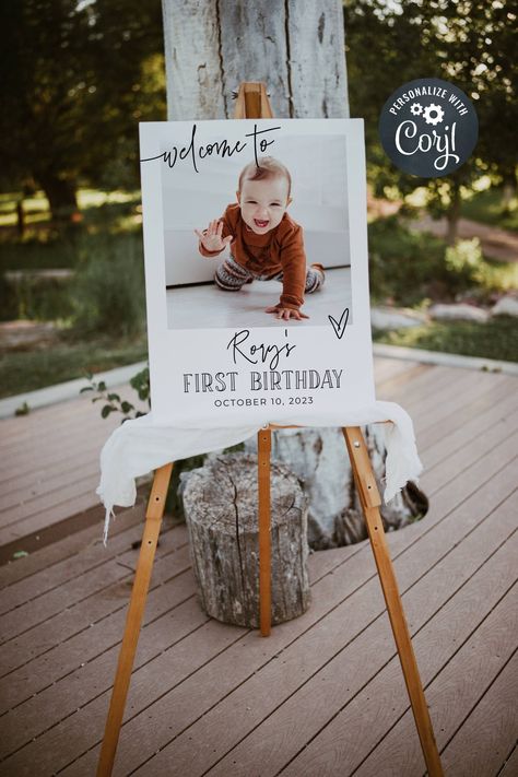 Minimal First Birthday, First Birthday Posters, Coin Photo, Baby Birthday Decorations, Milestone Poster, 1st Birthday Decorations, Photo Birthday, First Birthday Party Themes, First Birthday Decorations