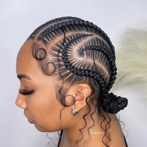 SAVS STYLES on Instagram: "Boho Braidssssss🖤 Style: boho feedin braids ❤️‍🔥 Will be available to book for November 🥰 • • • • • • • • • #savsstyles #feedinbraids #feedinbraidslondon #londonfeedins #londonfeedinbraids #stitchbraids #stitchbraidslondon #londonbraids #braids #londonbraider #croydonbraids #croydonbraider #heartbraids #feedinbraidscroydon #braider #freestylebraids #bohemianknotlessbraids #knotlessbraids #knotlessbraidslondon #londonknotlessbraids #croydonknotlessbraids #freestylefu Stitch Bun With Curls, Afro Braids, Feed In Braids Hairstyles, Types Of Braids, Braids Hairstyles Pictures, Braided Cornrow Hairstyles, Quick Braided Hairstyles, Protective Hairstyles Braids, Feed In Braid