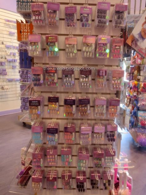 Claires fake nails Fake Nails Collection, Cute Fake Nails, Nails From Claires, 2000s Claires Aesthetic, Claire's Fake Nails, Natural Fake Nails, Claire's Nails, Claire’s Hello Kitty, Fake Nails For Kids