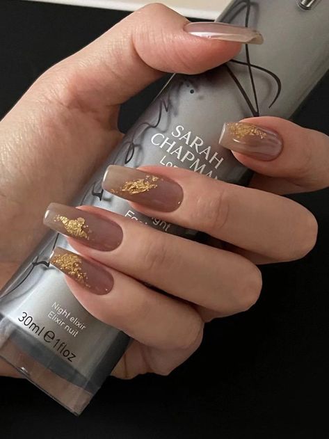 Brown Gold Nails Design, Gold Coffin Acrylic Nails, Gold Line Nail Design, Brown Nails With Gold, Brown Gold Nails, Gold Foil Nail Designs, Brown And Gold Nails, Foil Nail Designs, Creative Nail Art