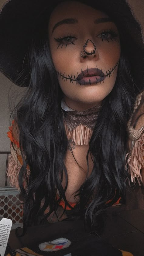 Halloween Costume Makeup Looks, Scare Crow Make Up For Women Simple, Dark Scarecrow Makeup, Scarecrow Scary Makeup, Halloween Makeup For Witches, Sam Trick R Treat Costume Makeup, Scary Cowgirl Makeup, Sam From Trick Or Treat Makeup, Scarecrow Halloween Makeup Cute