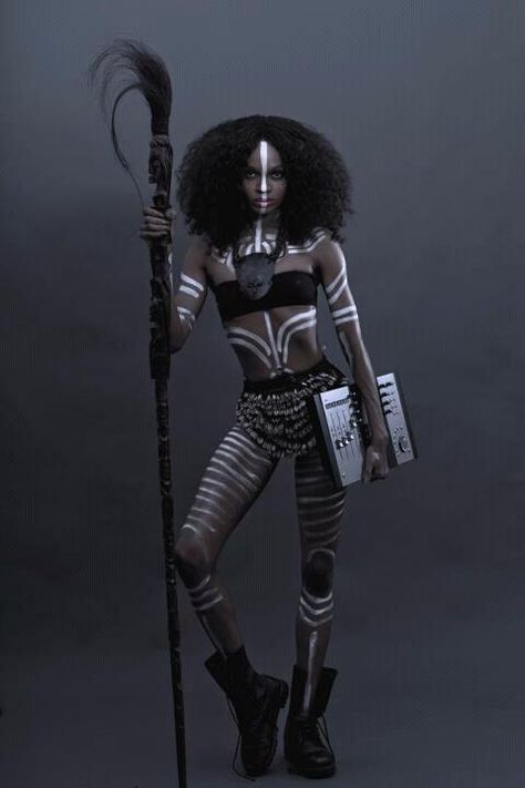 Tribal BodyPaint Warrior Clothing, Cultural Fashion, Mama Africa, Magic Girl, Afrikaanse Mode, Painting Photography, African People, Halloween 2020, African Culture