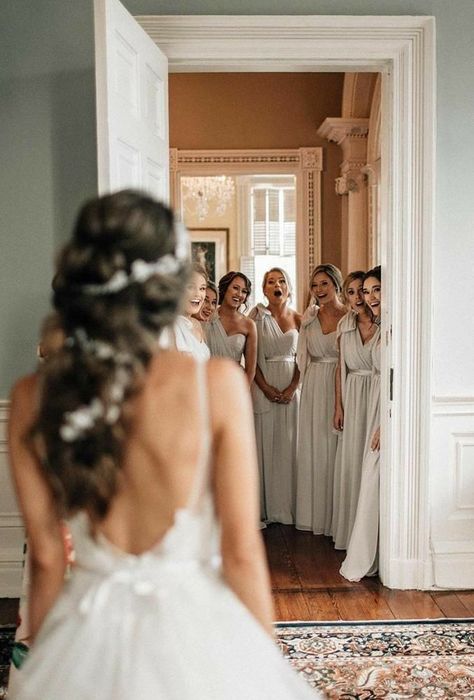 Bridal Shots The Bride Photo Ideas, Bridesmaid Poses, Bridesmaid Pictures, Bridesmaid Photoshoot, Wedding Portrait Poses, Bridesmaids Photos, Wedding Picture Poses, Wedding Photography Styles, Wedding Day Photos