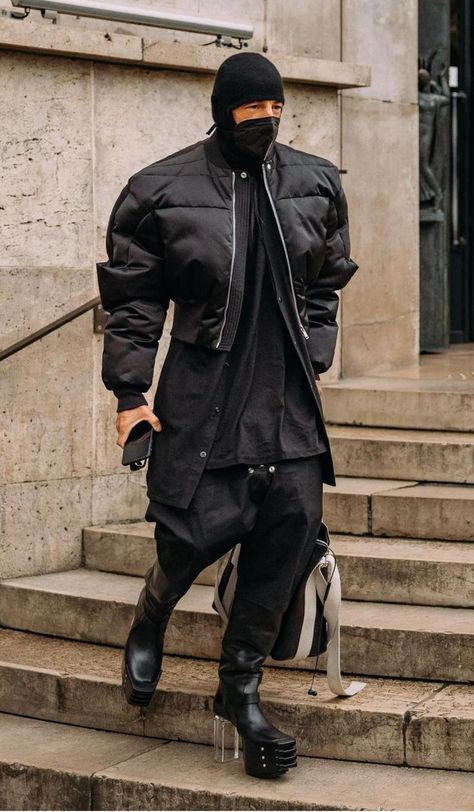 Rick Owens Street Style, Paris Fashion Week 2023, Rick Owens Outfit, Street Goth, Fashion Week 2023, All Black Fashion, Fashion Forecasting, Mens Trendy Outfits, Paris Fashion Week Street Style