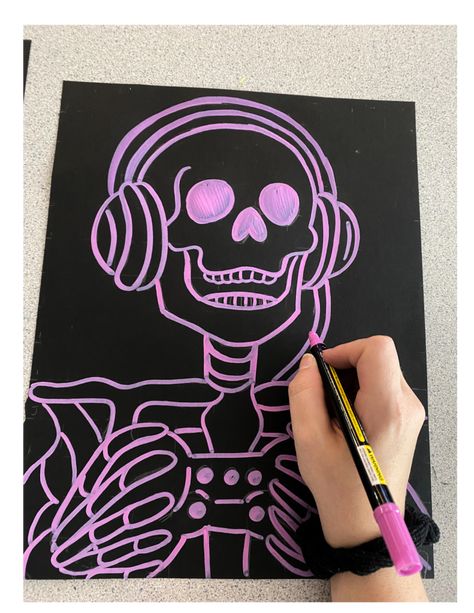 How to Draw a Spooky Neon Skeleton - the cozy art teacher blog Middle School Pumpkin Art, Halloween Art Project Middle School, Halloween Art For Middle Schoolers, Halloween Art High School, High School Halloween Art Projects, Chalk Skeleton, Halloween Art Projects For Middle School, Halloween Art Projects For Elementary, Halloween Art Activities