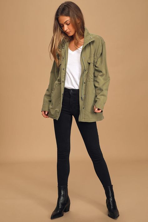 Olive Jacket Outfit, Oversized Green Jacket, Cargo Jacket Outfit, Olive Green Jacket Outfits, Military Jacket Outfits, Spring Jacket Outfit, Utility Jacket Outfit, Green Jacket Outfit, Olive Green Utility Jacket