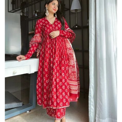 ₹995  *New  Wedding Season  Summer Collection* 💃 *Beautiful Heavy Anarkali Kurti Pant and Dupatta*💃💃💃   ⭐Size: *M/38, L/40, XL/42, XXL/44,XXXL/46*   ⭐Fabric: *Cotton 60-60*  ⭐Product: *Kurti + Pant + Dupatta*  ⭐Type: *Fully stitched*  Kurti length : 49  Pant length : 38  Dupatta : 2.25mtr.  🤩 *Price 995 free shipping* fh  ⭐ *Ready to Dispatch*  ✈️✈️✈️  #underbudgetdresses   _____________________________  *Note:*  ⏩ COD (Cash On Delivery) not available  ⏩ To Book/Order on Whatsapp, Pleas... Kurti Designs Latest Cotton Printed, Heavy Anarkali, Cotton Anarkali Suits, Stitched Kurti, Cotton Short Tops, Anarkali Suits Designer, Red Anarkali, Ethnic Wears, Faking It