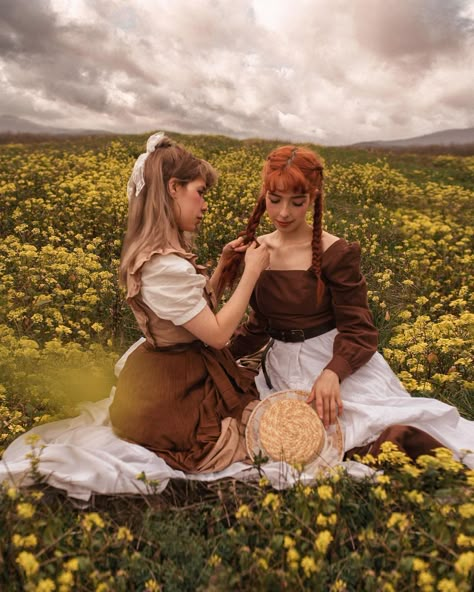 Braiding Friends Hair, 100 Poses, Mary Dress, Romantic Era, Group Poses, People Poses, Anatomy Poses, Cool Poses, Hair Reference