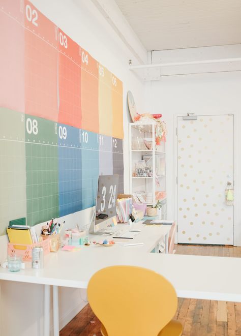 How to Decorate a Small Space filled with colour Big Office Decor, Colorful Office Space, Office Decor Colorful, Colorful Workspace, Colourful Office, Colorful Home Office, Colorful Office Decor, Marketing Office, Colorful Desk