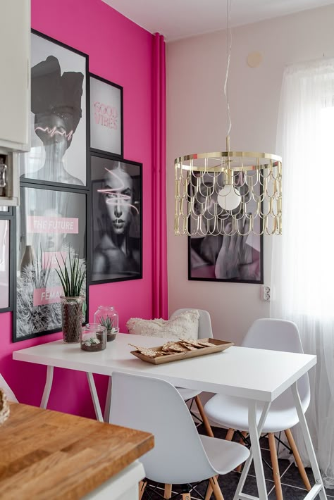 Black And Pink Apartment, Pink Minimal Aesthetic, Visual Wallpaper, Room Decor Bedroom Aesthetic, Aesthetics Room Decor, Aesthetics Pink, Room Decor Ideas Aesthetic, Wall Decor Trends, Decor Bedroom Aesthetic