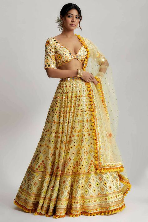 Anha Lehenga Set Yellow Indian Outfit, Yellow Lengha, Haldi Outfits For Bride, Haldi Dress, Yellow Wedding Dress, Indian Bridesmaid Dresses, Haldi Outfits, Desi Dress, Haldi Outfit