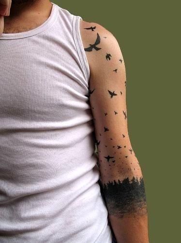 Birds have been the hot favorite choice for tattoos for many years now and the tattoo world has favored all sorts of birds. Just the way chirping of birds can lighten one's mood and signifies… Tatuaje Trash Polka, Bird Tattoos Arm, Tattoo Homme, Bird Tattoo Men, Muster Tattoos, Tattoos Geometric, Tattoo Collection, Sleeves Ideas, Tattoo Love