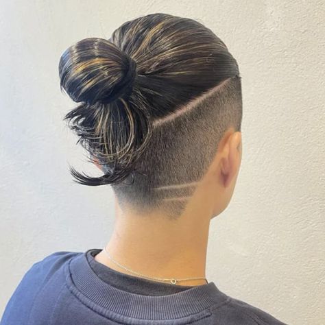 Stylish Haircuts For Boys, Best Haircuts For Boys, Mens Long Hair Undercut, Boy Haircut Ideas, Man Bun Haircut, Viking Haircut, Man Cut, Haircuts For Boys, Fade Haircut Styles