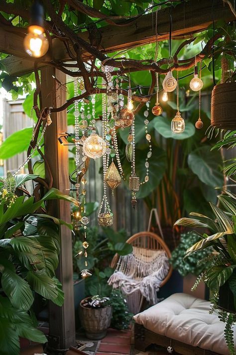 40 Boho Garden Ideas To Create Your Own Bohemian Paradise Nest Decoration Ideas, Garden House Decor, Tiny Home Outdoor Space, Small Whimsical Garden, Boho Small House, Biophilic Classroom, Small Desert Backyard Ideas, Boho Porch Decor Outdoor, Backyard Meditation Space