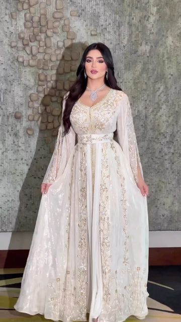 Moroccan Wedding Dress Traditional, Moroccan Kaftan Dress Wedding, Arab Engagement Dress, Arabian Wedding Dress, Moroccan Caftan Wedding, Arabic Wedding Dress, Arab Wedding Dress, Arabic Gowns, Kaftan Wedding Dress