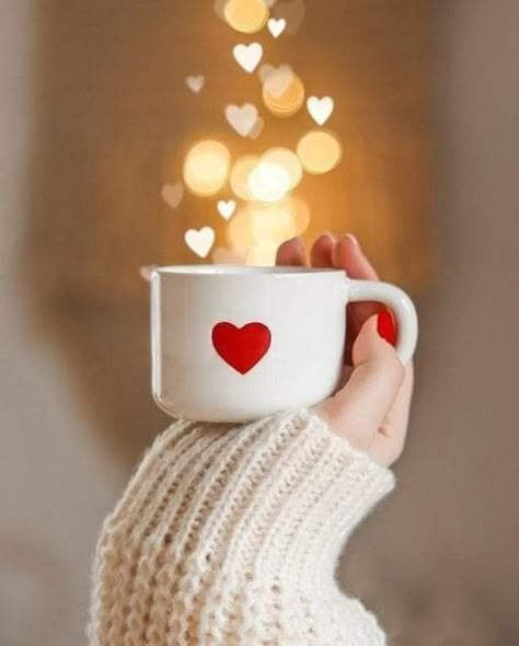 Winter Lifestyle, Curly Hair Accessories, Breakfast Photography, Cup Making, Avengers Girl, Abstract Wallpaper Backgrounds, Coffee Pictures, Valentine's Day Recipes, Coffee Cozy