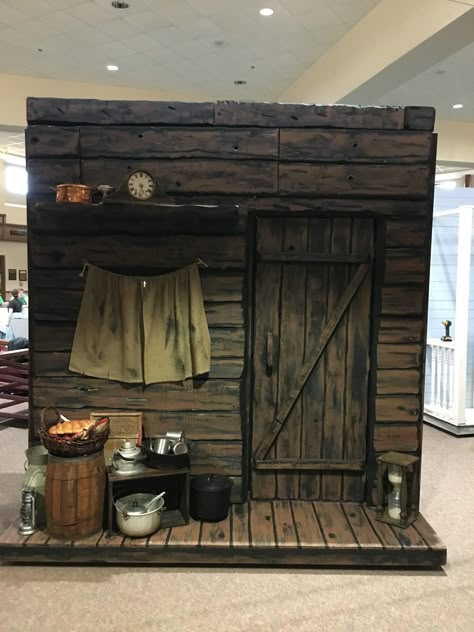 Model Box Set Design, Theater Decor Stage Set Design, House Props For Stage, Rustic Stage Design, Theater Set Design Diy Stage Props, Theater Props Stage Design, Theatre Props Diy, Props Theatre, Theater Stage Design