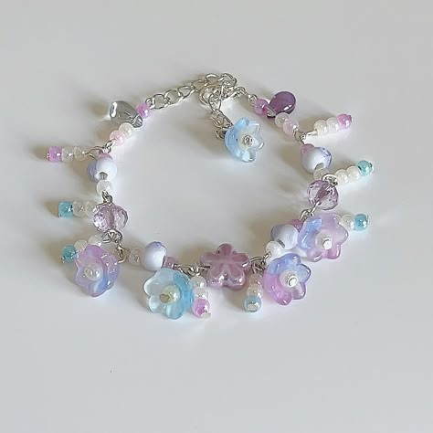 Blue And Purple Bracelet, Purple Bracelet Ideas, Purple Bracelets, Purple Jewellery, Ethereal Jewelry, The Color Purple, Green Beaded Bracelets, Pretty Jewelry Necklaces, Beaded Jewelry Necklaces