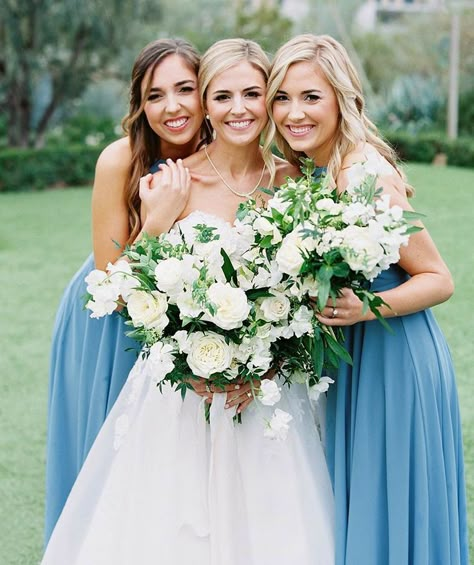 Bridesmaid Poses, Bridesmaid Pictures, Wedding Day Pictures, Wedding Picture Poses, Bridesmaids Photos, Day Pictures, Wedding Picture Ideas, Wedding Day Photos, Wedding Pic