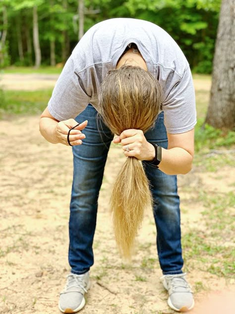 Messy Bun For Long Hair, Easy Messy Bun Tutorial, Bun For Long Hair, Hairstyle For Summer, Easy Messy Bun, Messy Bun Tutorial, Hoco Hair Ideas Updo Hairstyle, Hoco Hair Ideas Short, Hoco Hair Ideas Down