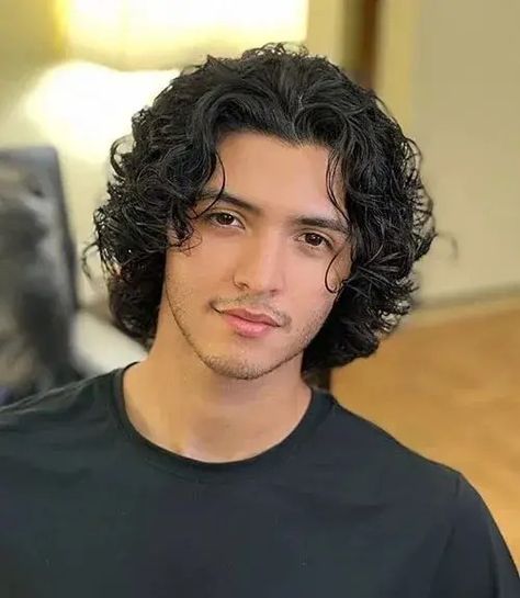 Wavy Hair Men: 25 Ideas for a Breathtaking Look Short Layered Curly Hair Men, Men Wavy Long Hair, Semi Curly Hairstyles For Men, Men’s Longer Curly Haircuts, Curly Flow Hairstyle Men, Long Mens Haircut Wavy, Curly Medium Hair Men, Long Hair Styles Men Wavy, Middle Part Curly Hair Men