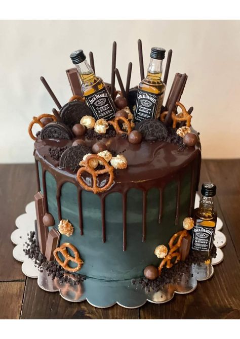 Naked Cakes Chocolate, 30th Cake For Men, 21st Cake For Guys, 36 Birthday Cake, Jack Daniels Torte, 30th Birthday Cake For Men, Guy Cakes, Birthday Cake Ideas For Men, 21st Birthday Cake For Guys