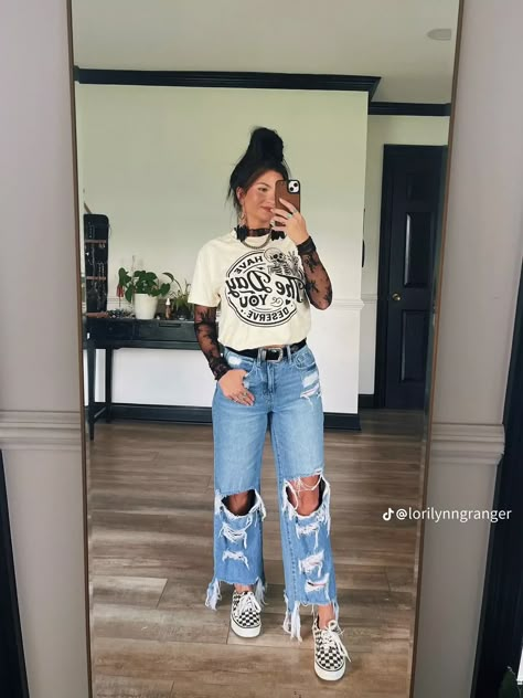 Edgy Hippy Outfits, Lego Land Outfit Ideas Women, Cute Girly Grunge Outfits, Comfy Yet Stylish Outfits, Winter Outfit Vans, Check Vans Outfit Women, Graphic Tee Outfit With Jeans, Plus Size Bartender Outfit, Teists For Black Women