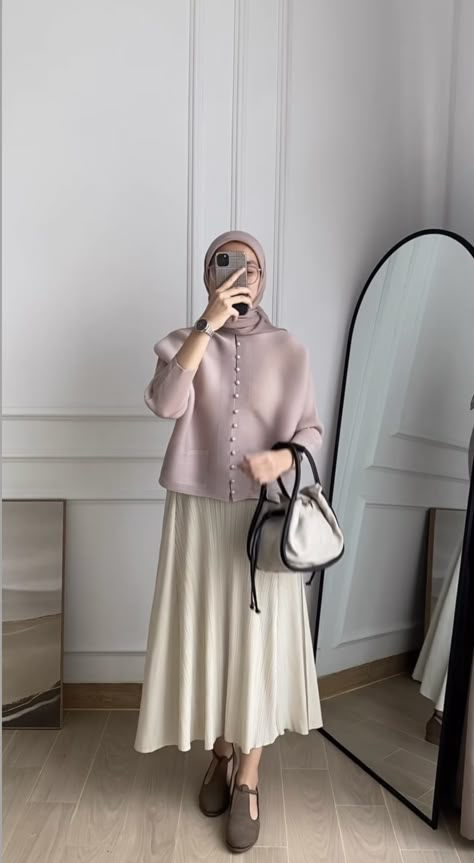 Mix And Match Outfits Hijab, Korean Style Hijab, Kondangan Outfit, Rok Outfit, Ootd Hijab Casual, Outfit Korean Style, Hijab Style Tutorial, Muslim Outfits Casual, Hijab Ootd