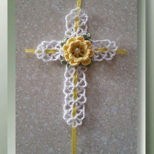 Crochet Book Markers, Crochet Crosses, Easter Crosses, Crocheted Cross, Crochet Bookmarks Free Patterns, Cross Bookmark, Pretty Cross, Bookmark Design, Bookmark Pattern