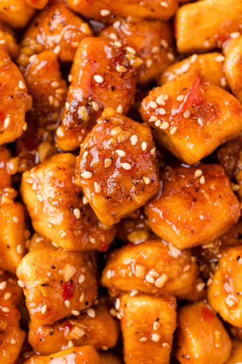 Sweet chili chicken is a quick and easy dinner option that your whole family will love! Crispy chicken and a sticky sweet-and-savory sauce makes it a recipe you’ll put on frequent repeat. Sweet Chili Sauce Chicken, Spicy Asian Chicken, Chili Fries, Bourbon Chicken Recipe, Sweet Chilli Chicken, Chicken Sauce Recipes, Sweet Chili Chicken, Stir Fry Ingredients, Chili Chicken