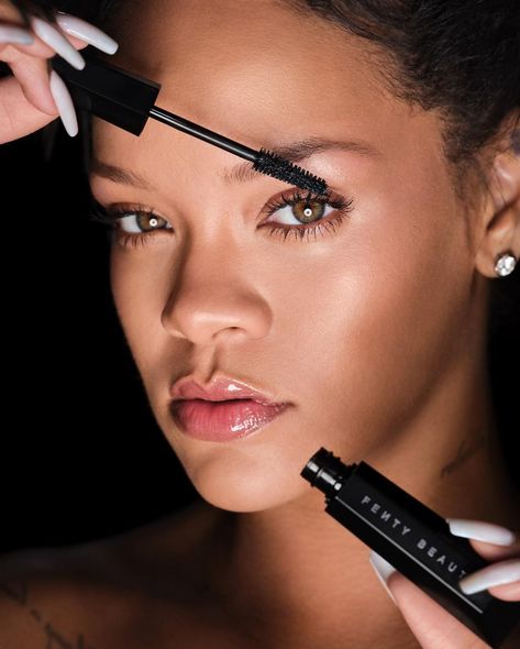 FENTY BEAUTY BY RIHANNA on Instagram: “Live, l@$h, luvvv #HELLATHICC Volumizing Mascara 👀🖤 Get your lashes on @badgalriri's level at fentybeauty.com, @ultabeauty, @sephora…” Rihanna Collage, Rihanna And Asap Rocky, Rihanna And Asap, Fenty Rihanna, Rihanna Fenty Beauty, Rihanna News, Beat Maker, Singer Fashion, Bad Gal Riri