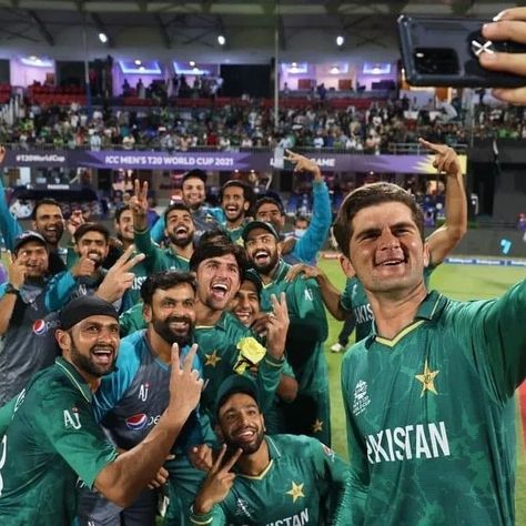 Pakistani Cricket Team Wallpapers, Pakistan Team Wallpapers, Pakistan Cricket Team Aesthetic, Pct Team Wallpaper, Pakistan Cricket Team Wallpapers, Pak Cricket Team, Pakistani Cricket Team, Pakistani Team, Cricket Aesthetic