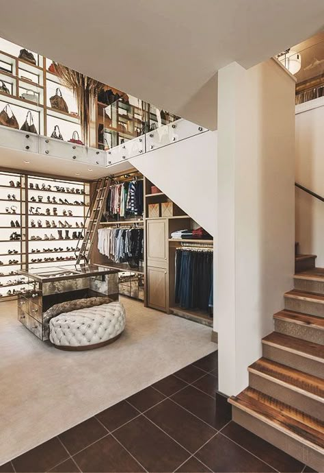 30 Walk-in Closets You Won't Mind Living In Dressing Design, Beautiful Closets, Dream Closet Design, Walk In Closet Design, Wardrobe Room, Dream Closets, Dressing Rooms, Rustic Contemporary, Modern Glam