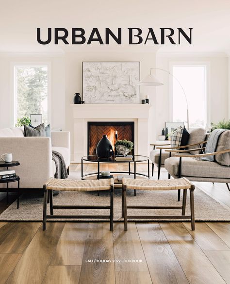 Urban Barn Living Room, Salons Cottage, Barn Living Room, Metal Nesting Tables, House Staging, Coin Café, Barn Living, Design Café, Cottage Living Room